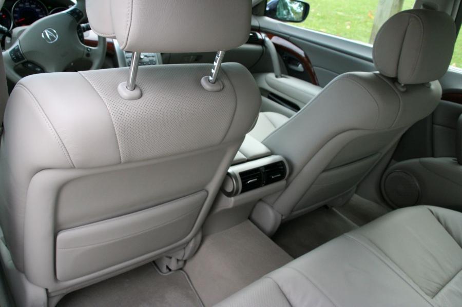 Интерьер Acura RL 2008 года  (фото 75 из 85)